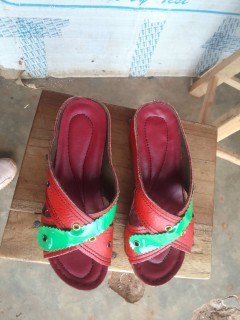 SANDALES