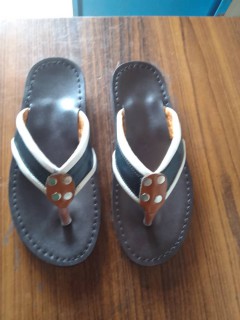 SANDALES